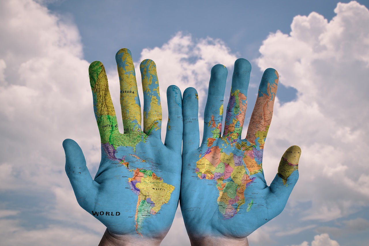 budget travel hands
